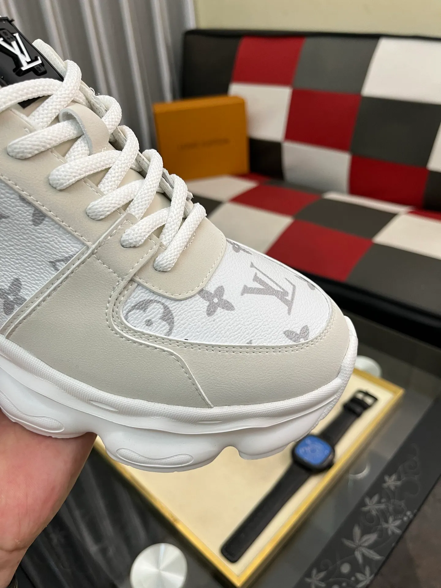 Men's shoes 💰458⌚️⌚️LV Louis Vuitton. The latest trendy casual shoes are popular in physical stores in sizes 38-44. New spring and summer comfortable imported custom original cowhide, unique jacquard fabric element design. Paired with sheepskin lining, Lv original bottom, [taiyang][taiyang] high-end packaging and high quality💪Details determine the quality, you can enter and leave the counter at will, welcome to compare🇮🇹